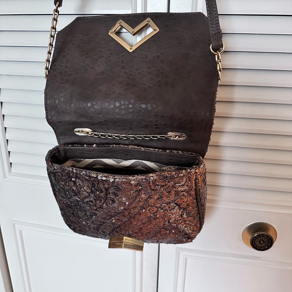 Deluxe Lux Sequin Evening Bag - Picture 4 of 13